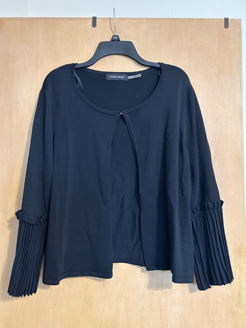 Ivanka Trump Black Open Front Cardigan with Pleated Cuffs Size Large NWOT